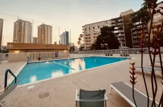 Photo #1: 2711132 Listing 