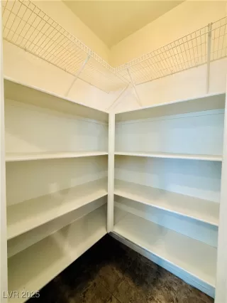 Photo #5: 2711144 Listing 