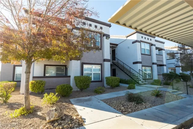 MLS: 2711150 Condo For Sale