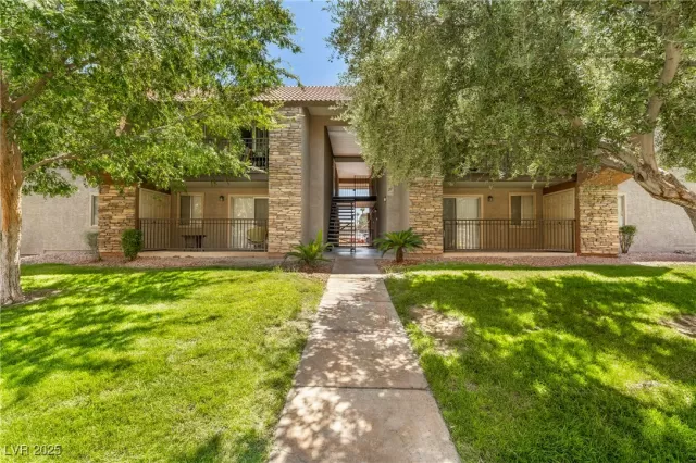 MLS: 2711155 Condo For Sale