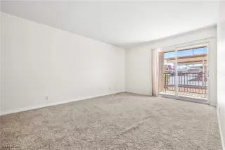 Photo #4: 2711155 Listing 