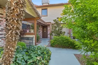 Photo #5: 2711157 Listing 