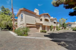 Photo #1: 2711174 Listing