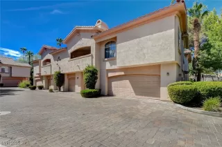 Photo #4: 2711174 Listing