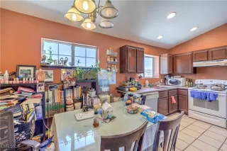 Photo #5: 2711175 Listing