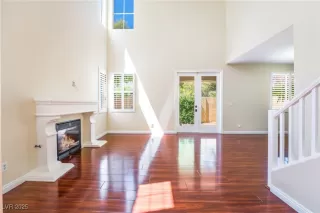 Photo #2: 2711177 Listing