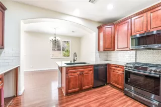 Photo #6: 2711177 Listing