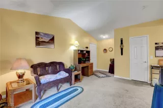 Photo #6: 2711178 Listing