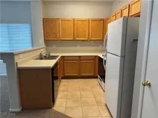 Photo #5: 2711180 Listing 