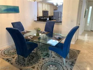 Photo #4: 2711187 Listing 