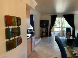 Photo #5: 2711187 Listing 