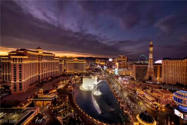 MLS: 2711190 Condo For Sale