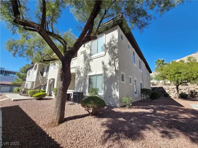 MLS: 2711233 Condo For Sale