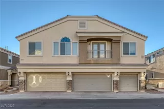 Photo #1: 2711243 Listing 