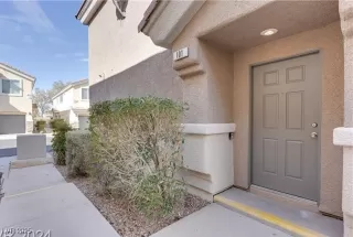 Photo #2: 2711259 Listing