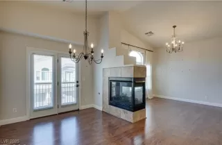 Photo #3: 2711259 Listing