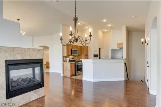 Photo #6: 2711259 Listing