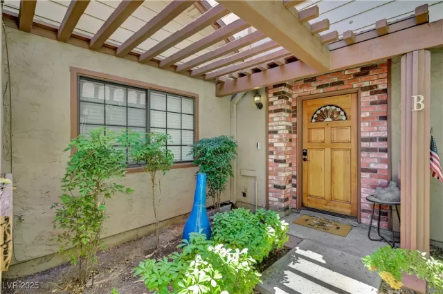 MLS: 2711263 Condo For Sale