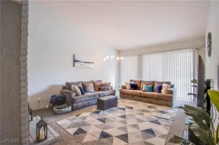 Photo #6: 2711290 Listing 