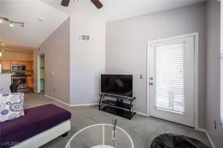 Photo #5: 2711305 Listing 