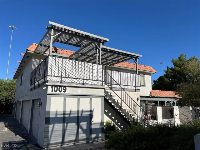 MLS: 2711323 Condo For Sale