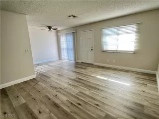 Photo #3: 2711323 Listing 