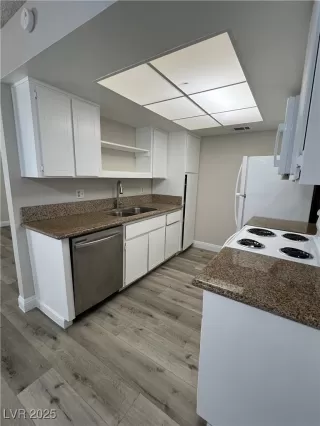 Photo #5: 2711323 Listing 