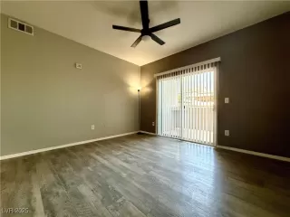 Photo #1: 2711333 Listing 