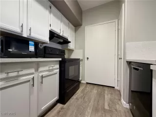 Photo #6: 2711333 Listing 