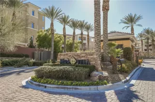 Photo #3: 2711338 Listing 