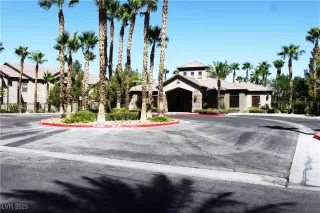 Photo #1: 2711357 Listing 