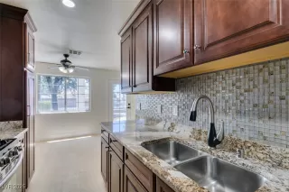 Photo #2: 2711365 Listing