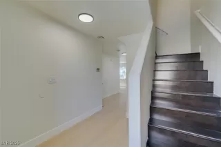 Photo #5: 2711365 Listing