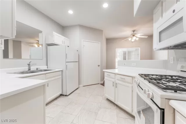 MLS: 2711371 Condo For Sale