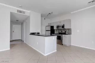 Photo #4: 2711388 Listing 