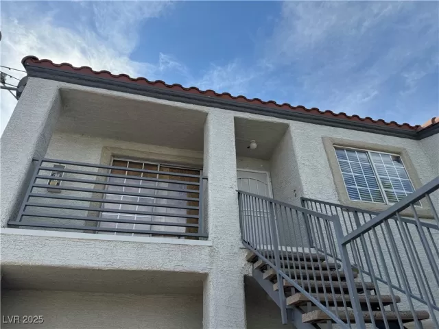 MLS: 2711399 Condo For Sale