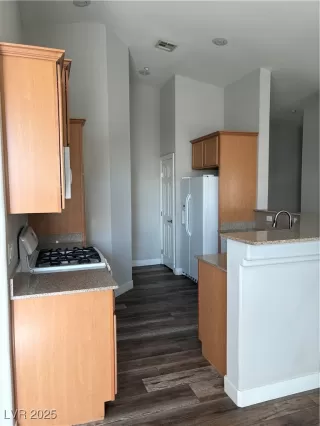 Photo #2: 2711420 Listing 