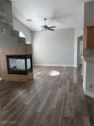 Photo #3: 2711420 Listing 