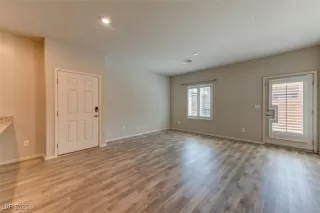 Photo #2: 2711424 Listing 