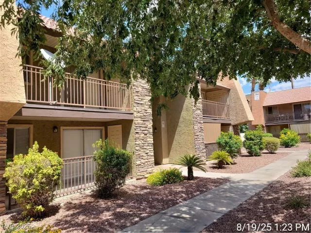 MLS: 2711443 Condo For Sale