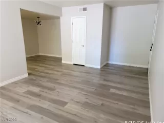 Photo #2: 2711443 Listing 