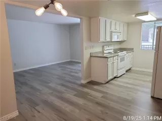 Photo #5: 2711443 Listing 