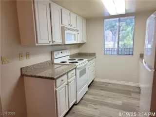 Photo #6: 2711443 Listing 