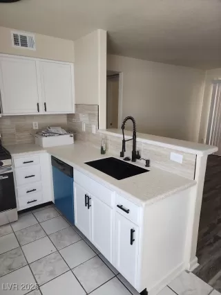 Photo #4: 2711452 Listing 