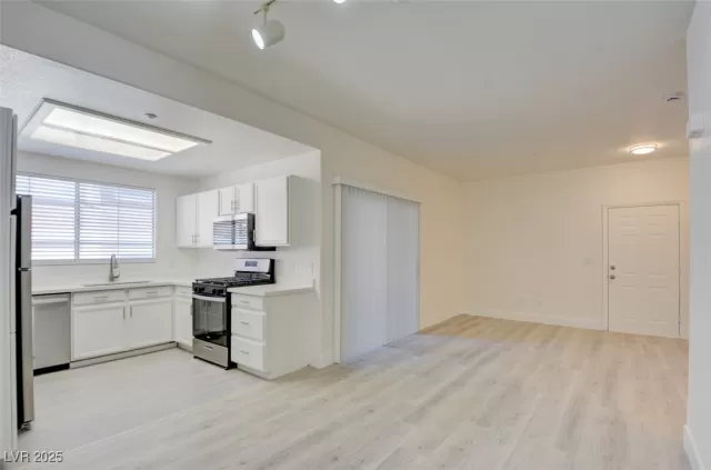 MLS: 2711457 Condo For Sale