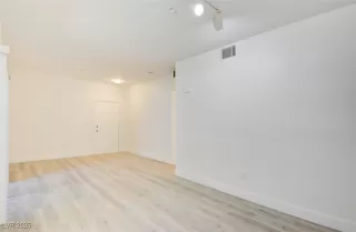 Photo #1: 2711457 Listing 