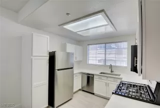 Photo #6: 2711457 Listing 