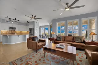 Photo #5: 2711460 Listing