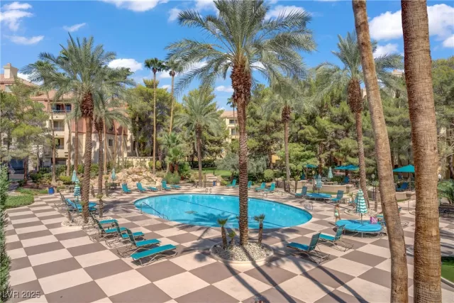 MLS: 2711466 Condo For Sale