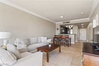 Photo #2: 2711466 Listing